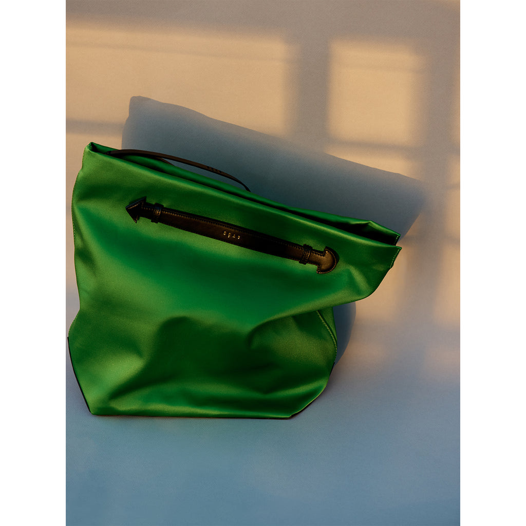 ALIA satin - leaf green