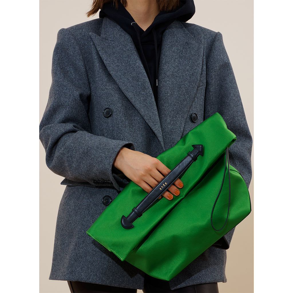 ALIA satin - leaf green